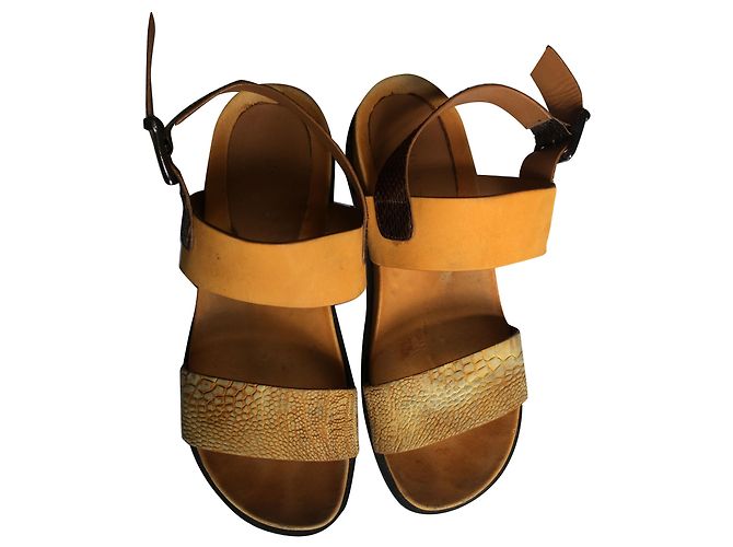 Céline Sandalen aus Leder Gelb