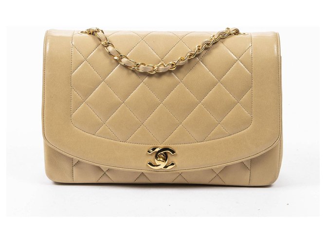 CHANEL - Sac Diana 26 Bege Couro  ref.195651
