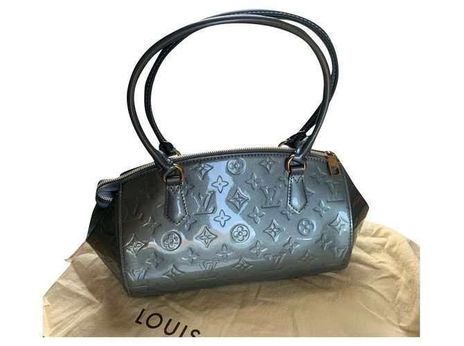 Louis Vuitton Sherwood Light blue Patent leather  ref.195639