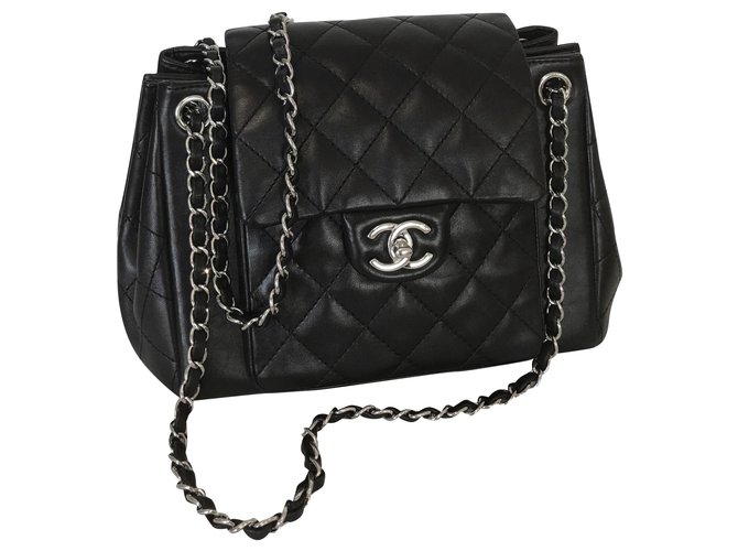 Classique Chanel Grand sac à rabat matelassé Cuir Noir  ref.195903