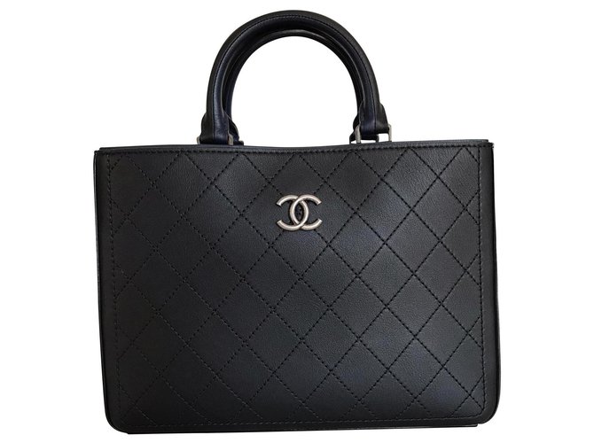 Trendy CC Prächtige große schwarze Einkaufstasche von Chanel Leder  ref.195919