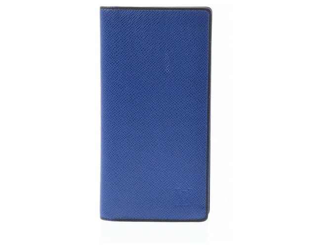 Louis Vuitton Taiga Blue Leather  ref.196022