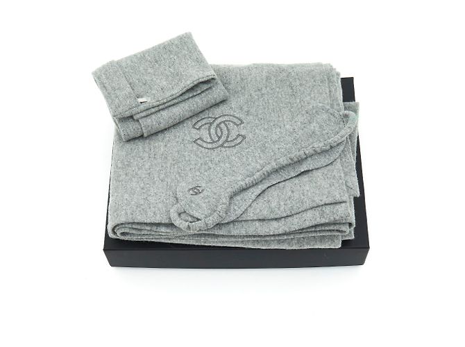 Chanel GRAY CASHMERE TRAVEL SET Grey