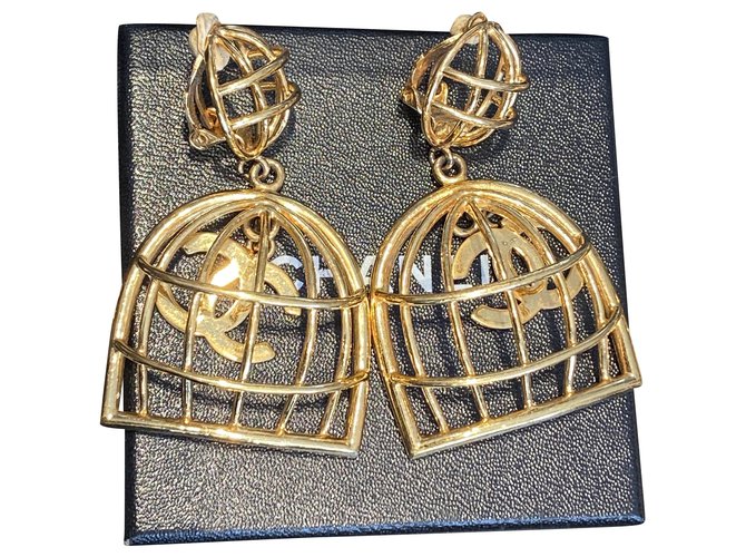 Chanel Earrings Golden Metal  ref.196406