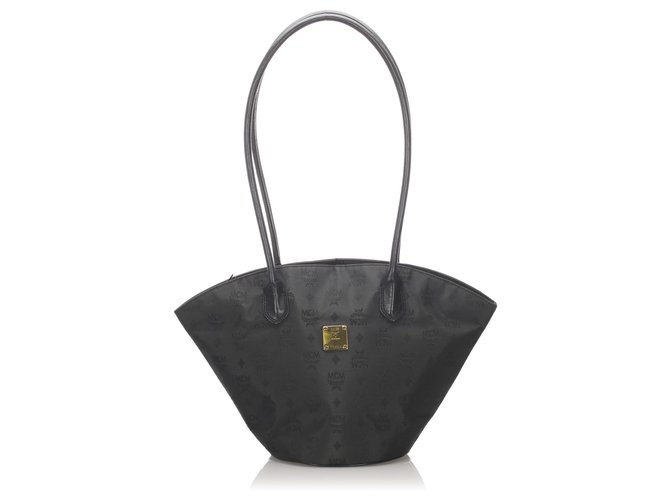 mcm shoulder bag black