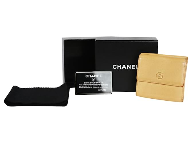 Chanel Klassische Geldbörse Beige Leder  ref.196901