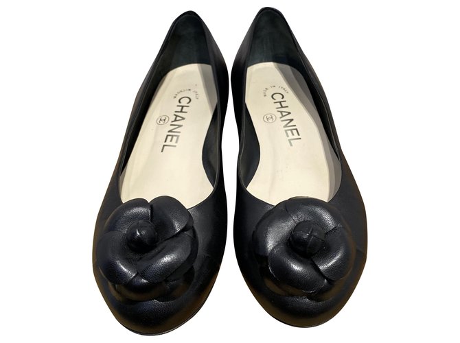Chanel Zapatillas de ballet Negro Cuero  ref.196994