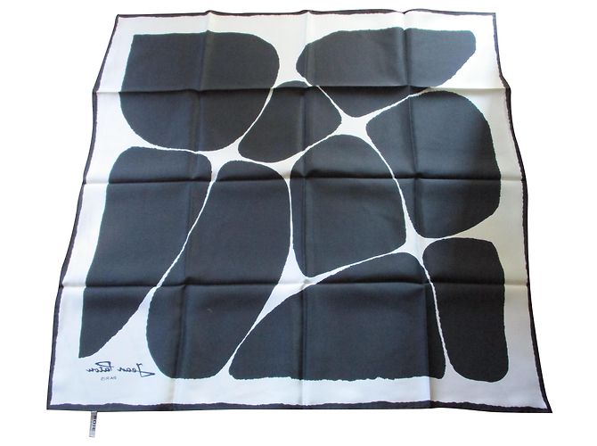 Autre Marque Seidentuch mit Grafikprint