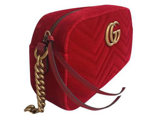 GUCCI GG Marmont petit sac porté épaule en velours matelassé Rouge  ref.197232