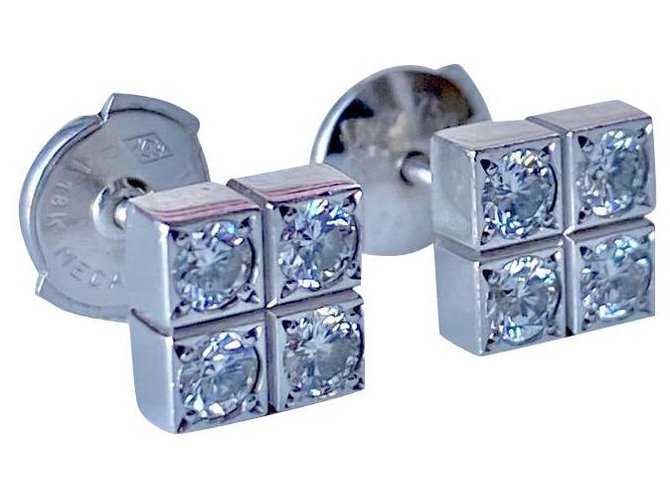 Autre Marque Cartier White gold earrings with 4 diamonds Weight: 3,3 g Serial Number: 1989V6 Silvery  ref.197406