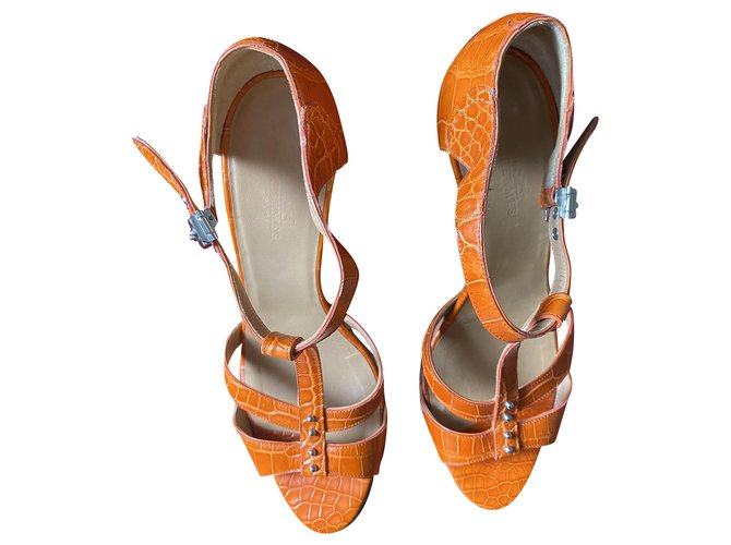 Hermès Des sandales Cuirs exotiques Orange  ref.197475