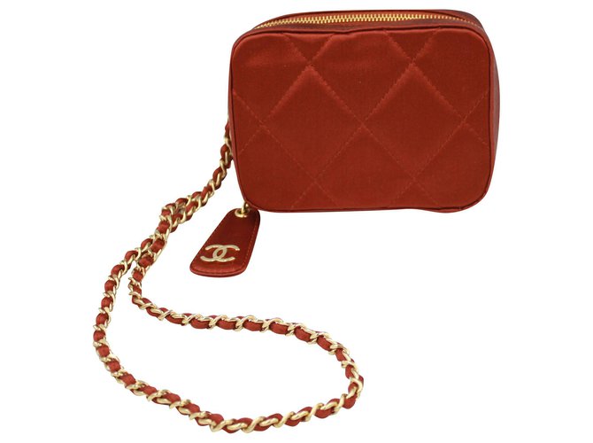 Chanel embreagem de seda Vermelho Laranja Coral Cetim  ref.197490