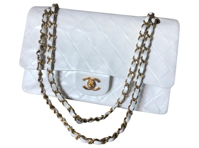Timeless Vintage Chanel white medium classic flap bag Leather ref.198526