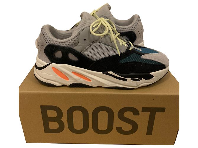 Adidas Yeezy boost wave runner 700 solid grey Noir Orange Gris Vert foncé