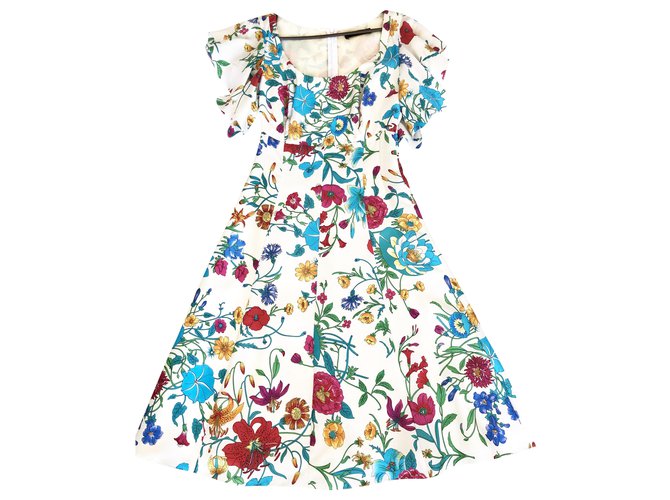 Gucci nouvelle robe florale en soie magnifique Multicolore  ref.198675