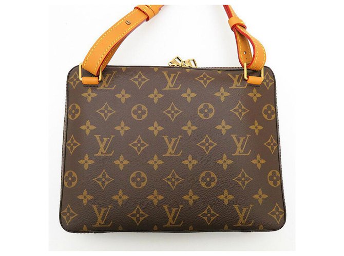 Louis Vuitton Agotado nuevo monograma Soft Trunk Messenger PM Crossbody Bag Castaño Cuero Lienzo Chapado en oro  ref.198703