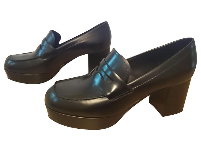 Prada Loafers, size 38,5