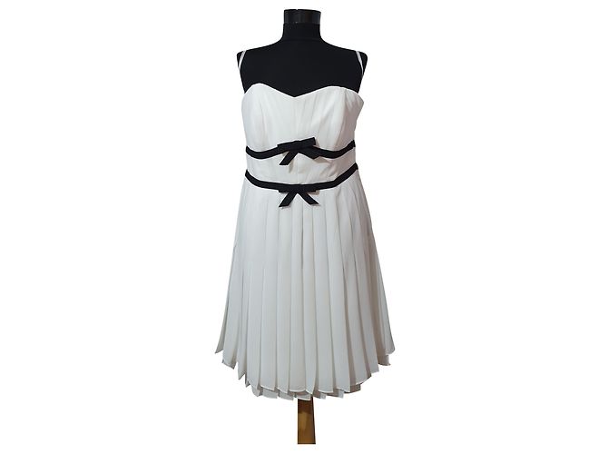 Coast Pratensa Plisseekleid Elfenbein Schwarz Weiß