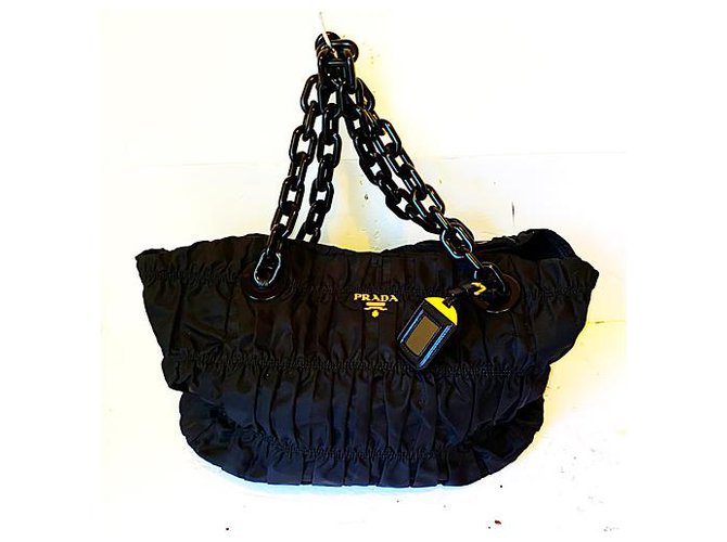 prada tessuto nero