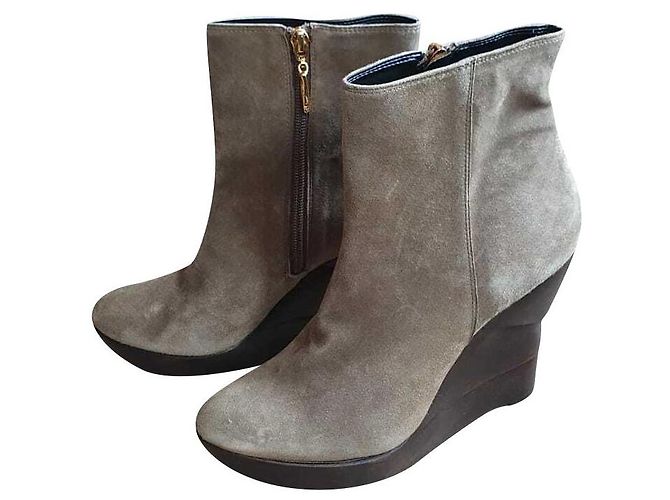 Diane Von Furstenberg Bottes compensées en daim gris DVF Taupe