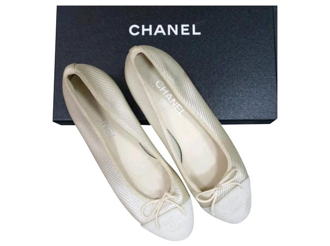 Chanel Beige Textile CC Logo Ballerines Chaussures Sz 40 Nylon  ref.199971