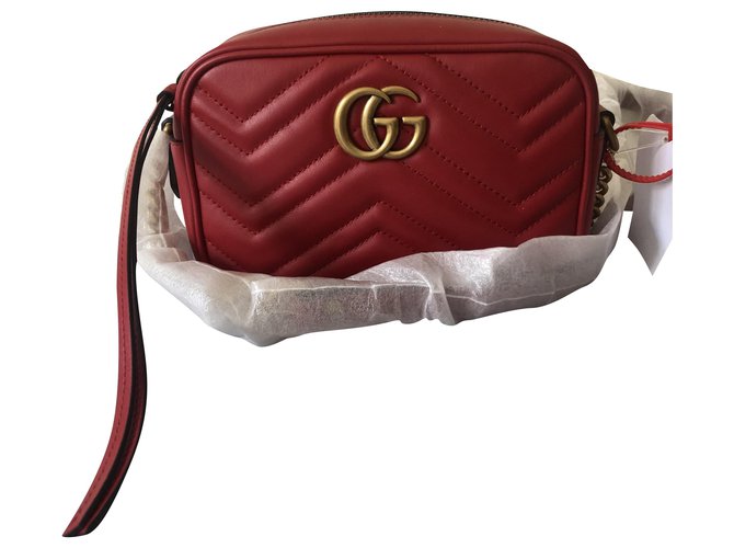 GUCCI GG Marmont Small Matelasse Hibiscus Red Chain Leather