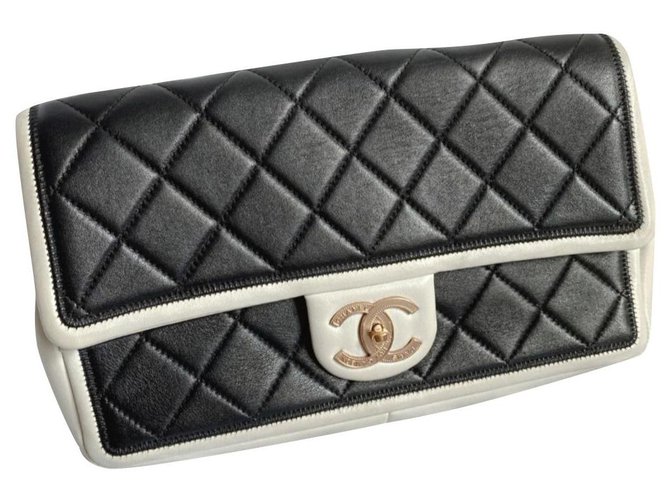 Chanel Bolsa de aba preta e bege de edição limitada Preto Branco Couro  ref.200571
