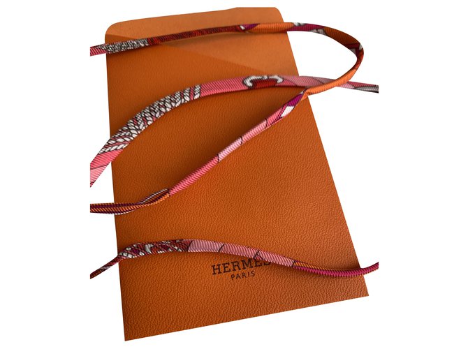 Hermès Silk scarves Pink Red  ref.200724