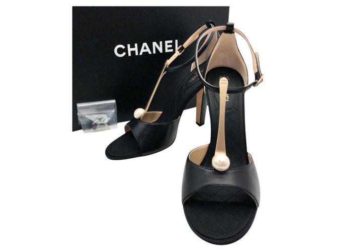 Chanel perla T bar tacones zapatos sz 38.5 Negro Cuero  ref.201077