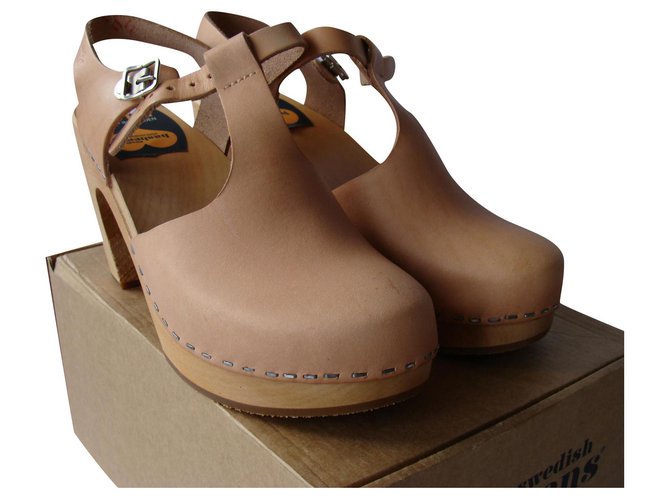 Swedish Hasbeens Clogs Beige Leather  ref.201124
