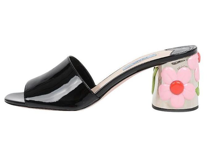 Mules Prada de charol negro punta abierta 39