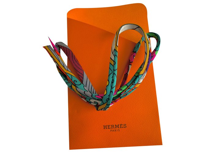 Hermès Armbänder Mehrfarben Seide  ref.201958