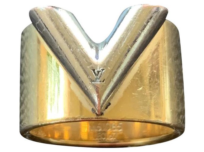 Louis Vuitton V esencial Dorado Metal  ref.202422