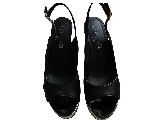 Chanel Keilsandalen aus Leder Schwarz 39 IT