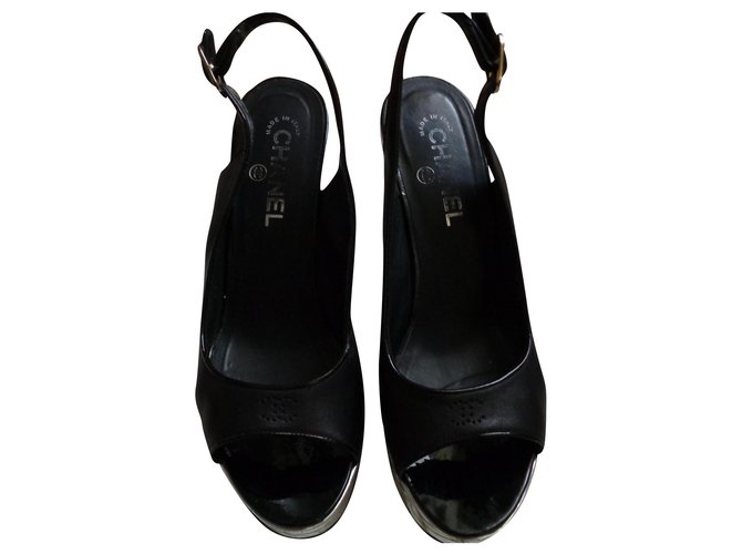 Chanel Sandals Black Leather  ref.202930