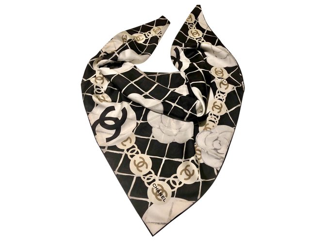 CHANEL scarf with camellias Silk  ref.203358
