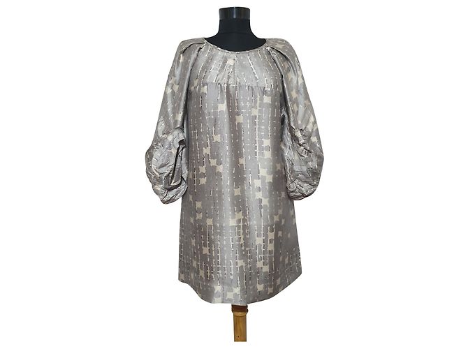 Baum und Pferdgarten Seidenkleid Grau Silber Puffärmel