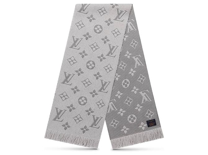 Louis Vuitton Lenço LV Logomania Cinza