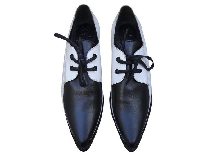 Alexander Mcqueen Lace ups Black White Leather  ref.203912