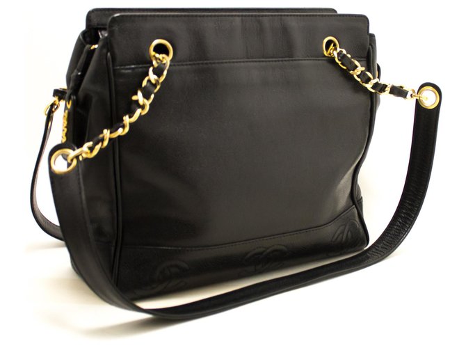 CHANEL Classic Double Flap Medium Chain Shoulder Bag Black Lamb Leather  ref.204024 - Joli Closet