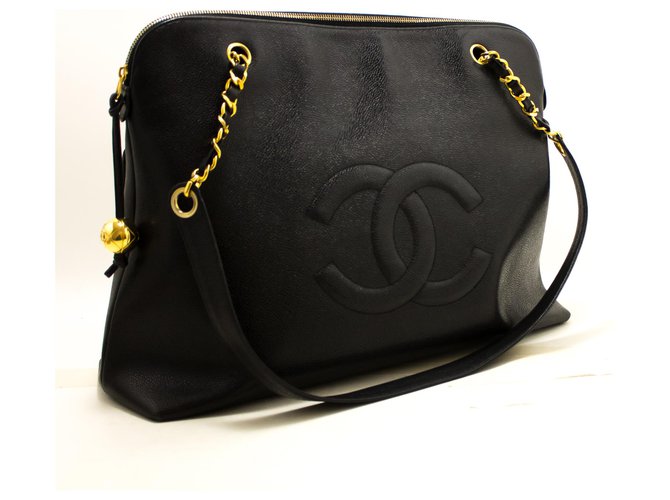 CHANEL Caviar Jumbo Large Chain Shoulder Bag Black Gold Zip CC Leather  ref.204048 - Joli Closet