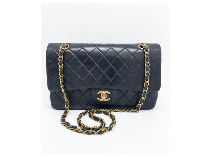 Timeless Chanel Klassiker / Zeitlos Schwarz Lammfell  ref.204166