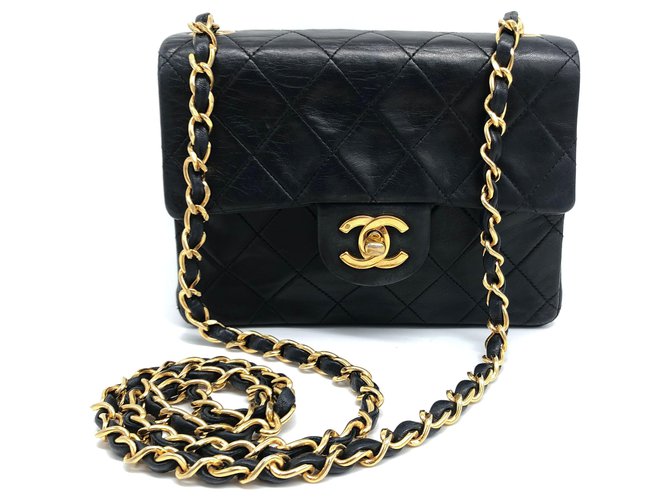Mini bag Chanel Timeless / Classic in pelle nera Nero Agnello Pelle  ref.204172