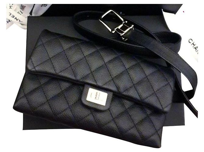 Chanel Bananen Chanel Beutel / Minitasche Schwarz Metallisch