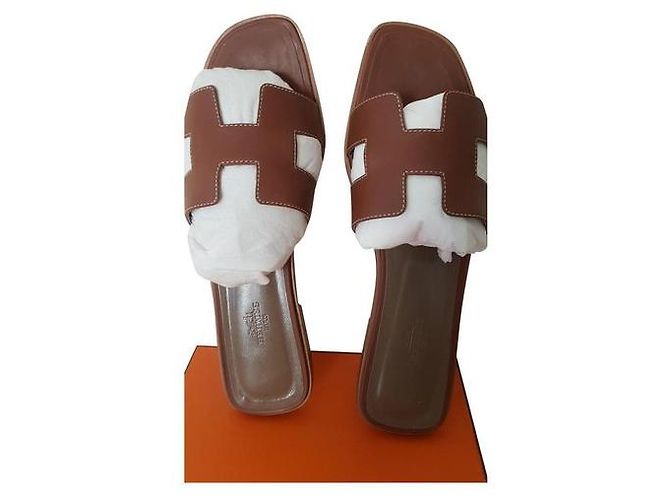 Hermès Hermes Oran 40.5 Caramel