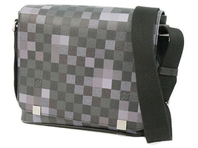 Louis Vuitton messenger DistrictPM Mens shoulder bag N40072 ref