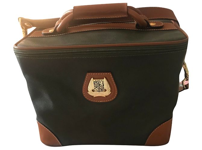 Necessaire Lancel em couro verde oliva Verde escuro