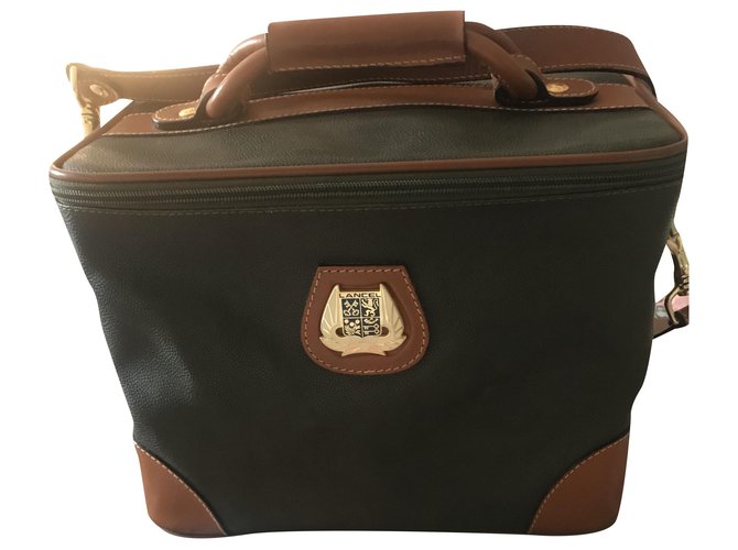 Lancel Vanity-case Cuir Vert olive Vert foncé Joli Closet