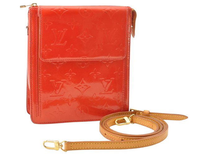 Louis Vuitton Mott in Red