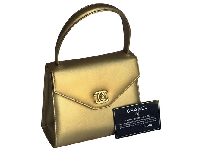 Collectors Chanel Bag Golden Metallic Leather ref.206392 - Joli Closet
